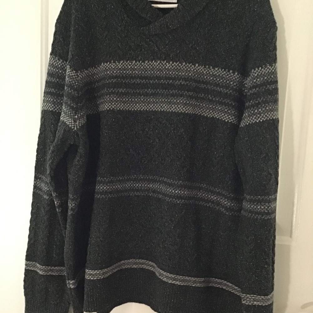 NWT TOMMY BAHAMA PALO VERDE SHAWL SWEATER. L